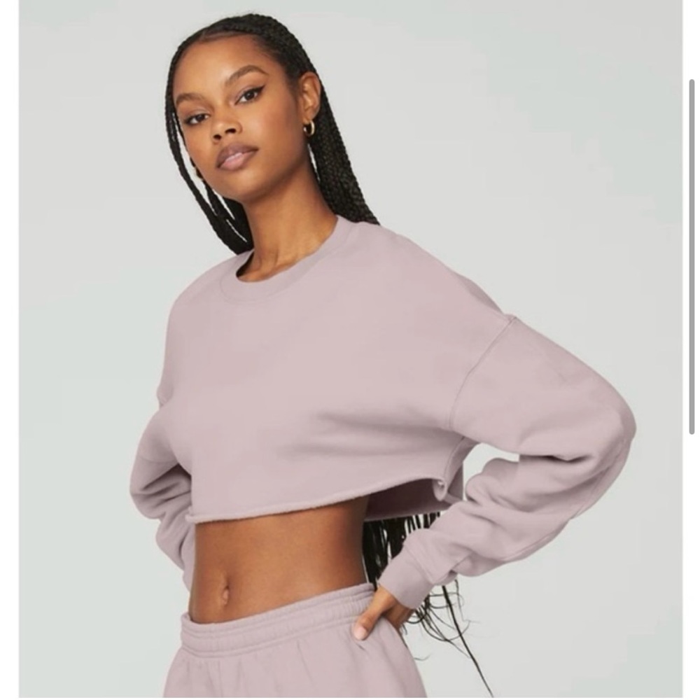 ALO - Lavender Dusk Set - Extreme Crop Crewneck and Gym short